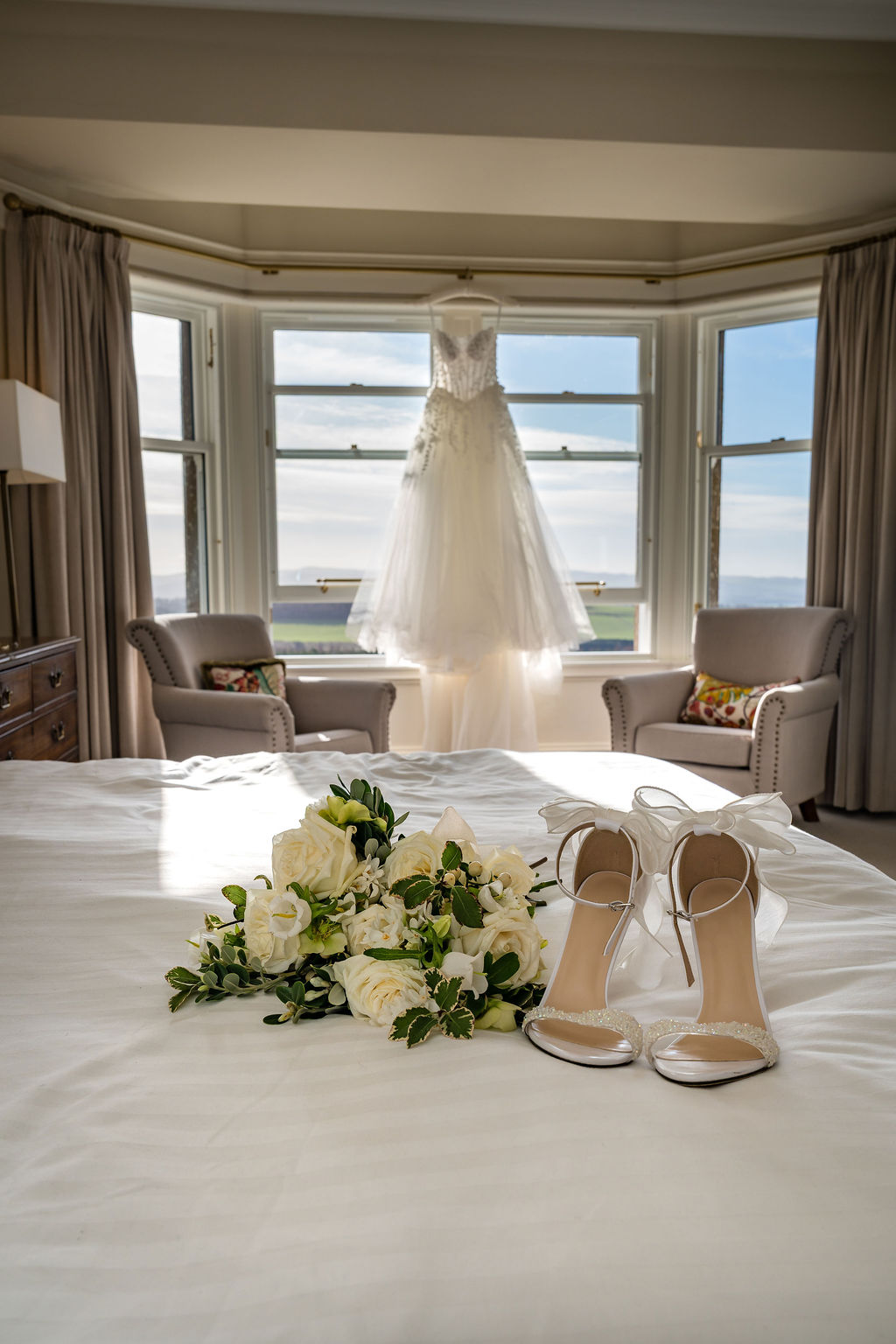The Kinclune House Bridal Suite is perfect for your wedding day preparations. Dress by The Hitching Post Bridal. Photography by ZibiZPhoto.