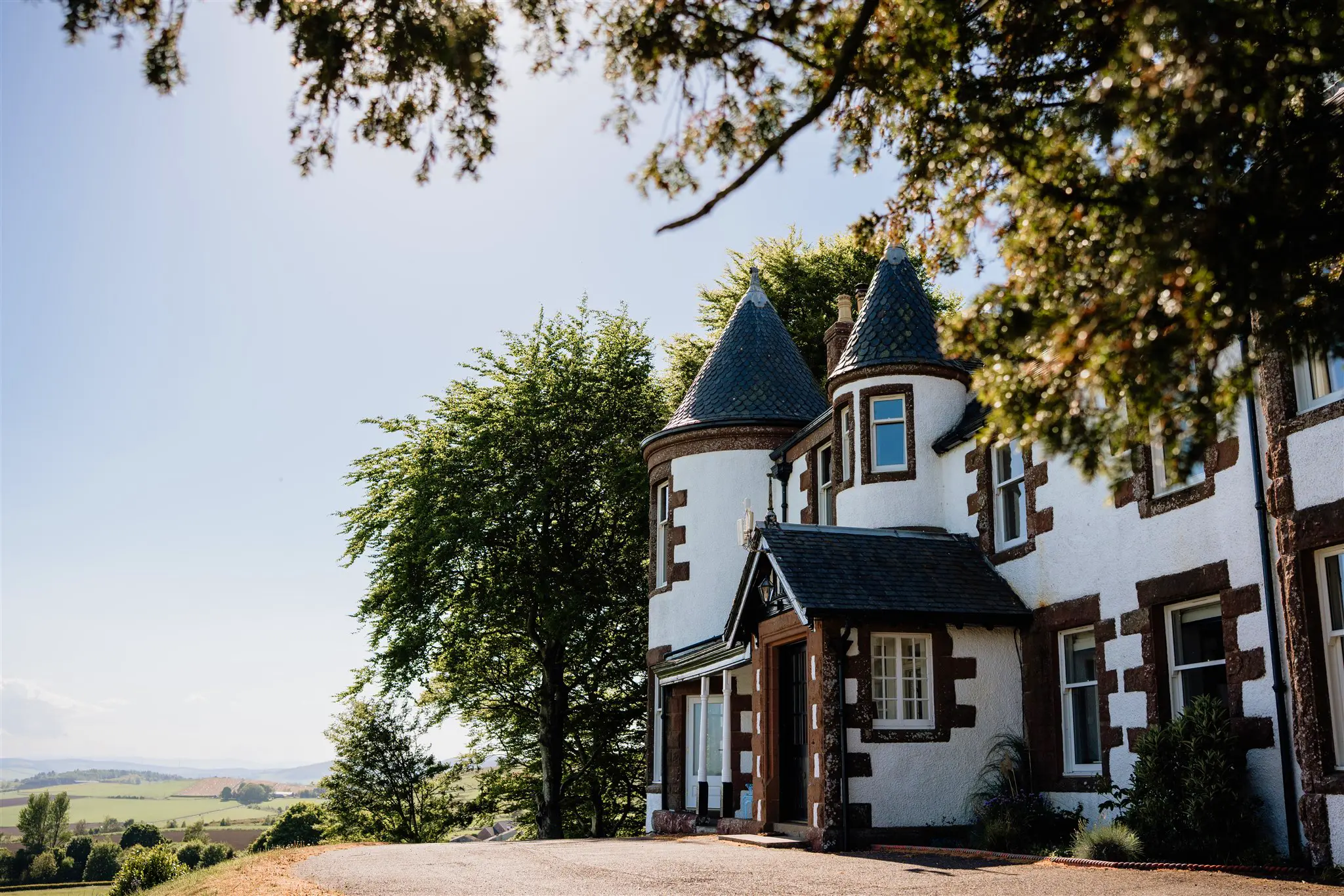 Kinlcune House with panoramic views across Vale of Strathmore - Scott Arlow Photography